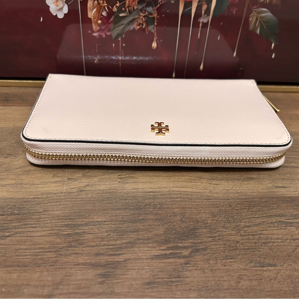 Tory Burch Blush Pink Wallet - Picture 4 of 10
